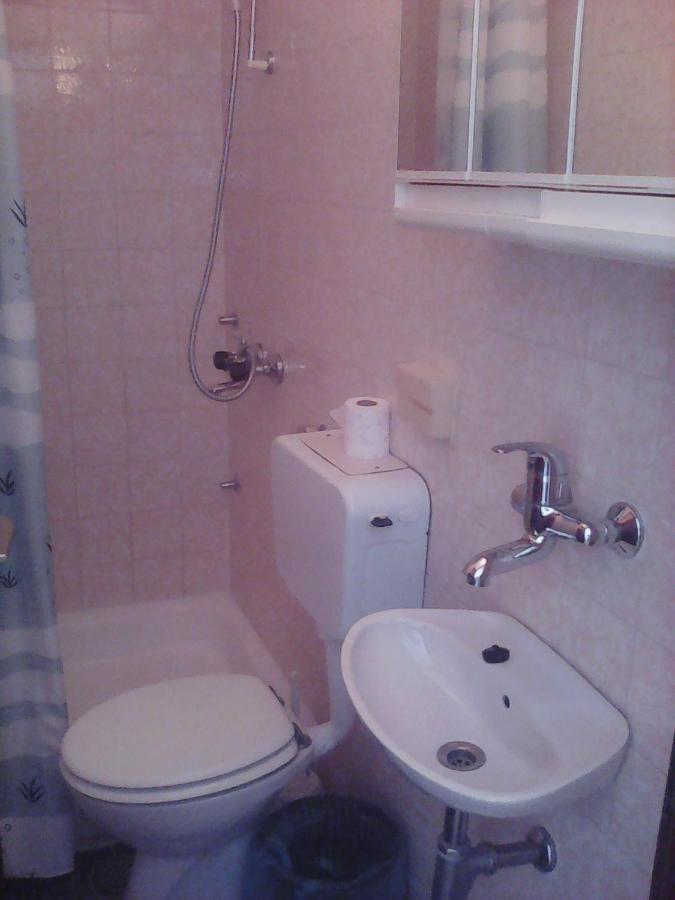Dvokrevetna Soba S Balkonom I Kuhinjom 1 Apartment พอดโกรา ภายนอก รูปภาพ